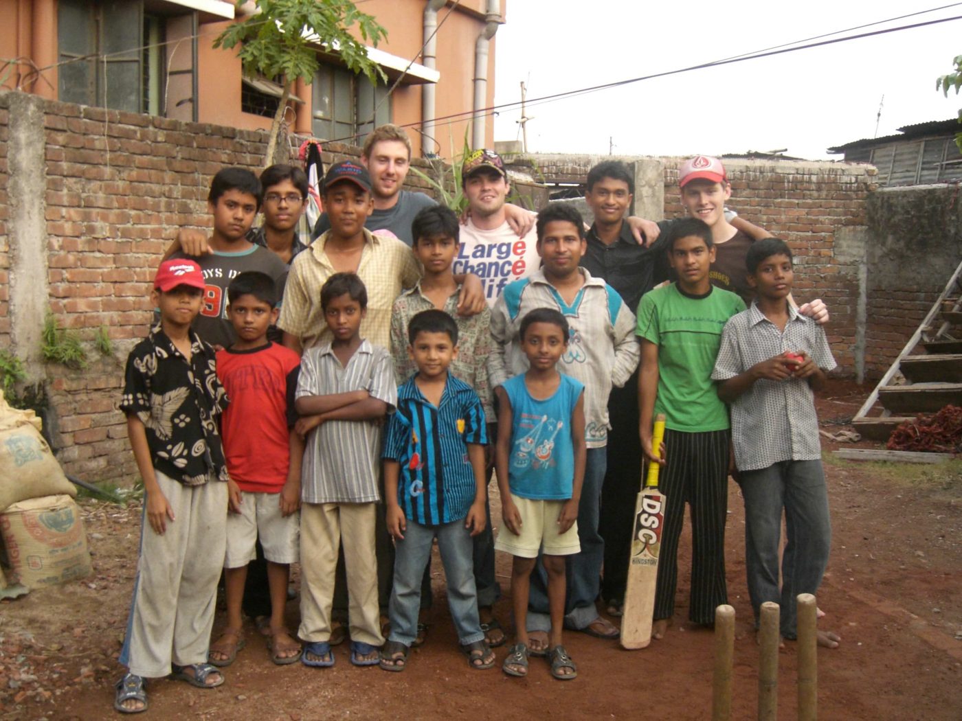 Cricket in Bangladesh, traveling in Dhaka