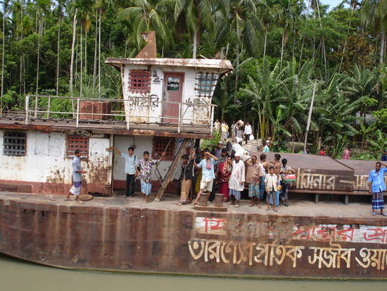 A port in Bangladesh, boat from Dhaka to Khulna