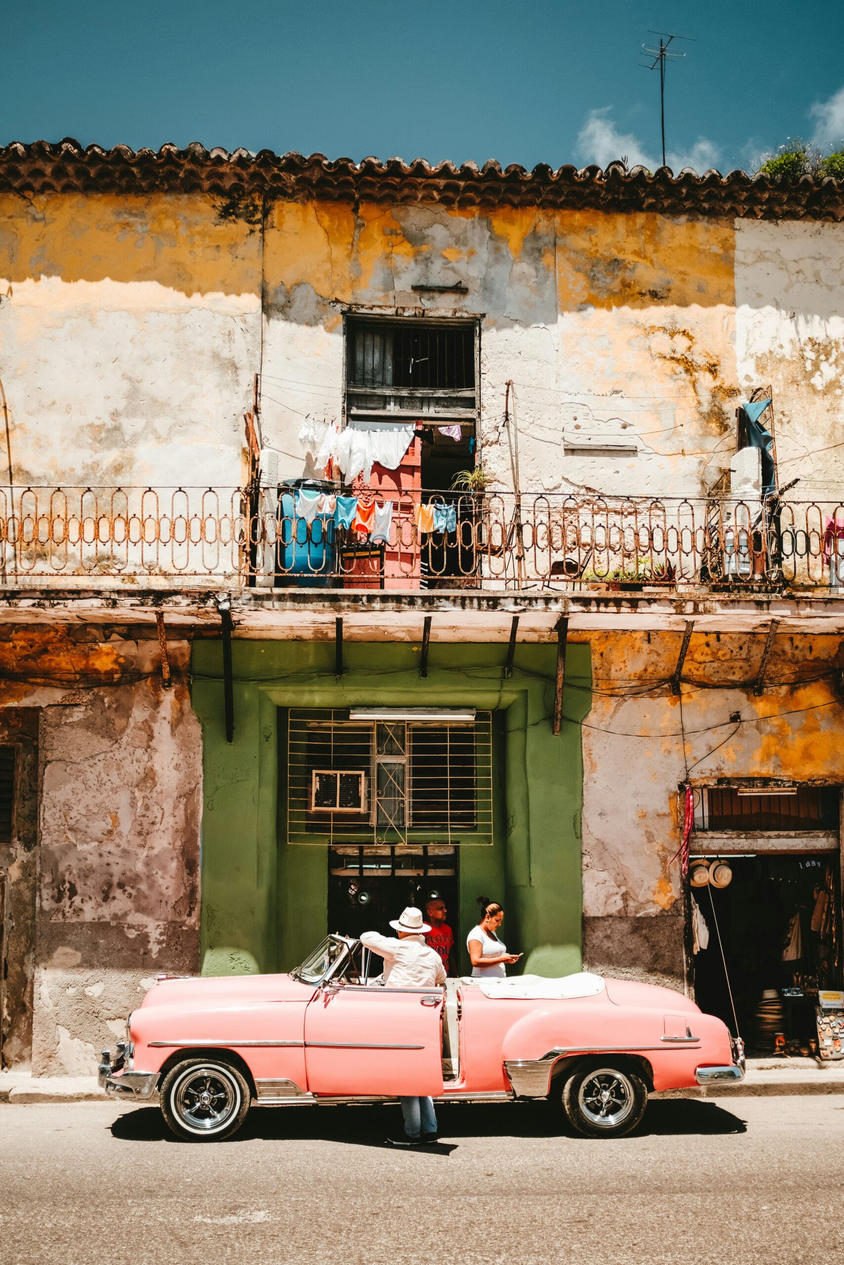 is cuba expensive to travel