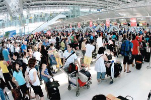 Long immigration queues