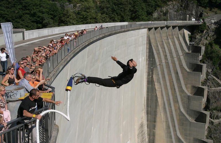 Verzasca Dam bungy