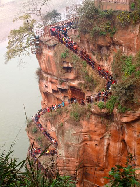 Queue for Buddha