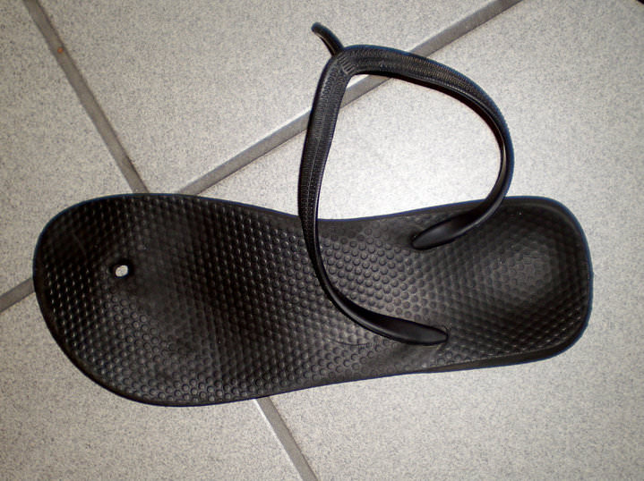 Travel Rant: Flip-flops breaking 