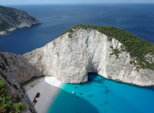 shipwreck beach zante greece