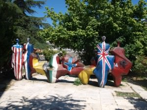 Kosovo statues