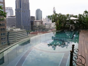 hotel-muse-bangkok-langsuan-pool-other-view
