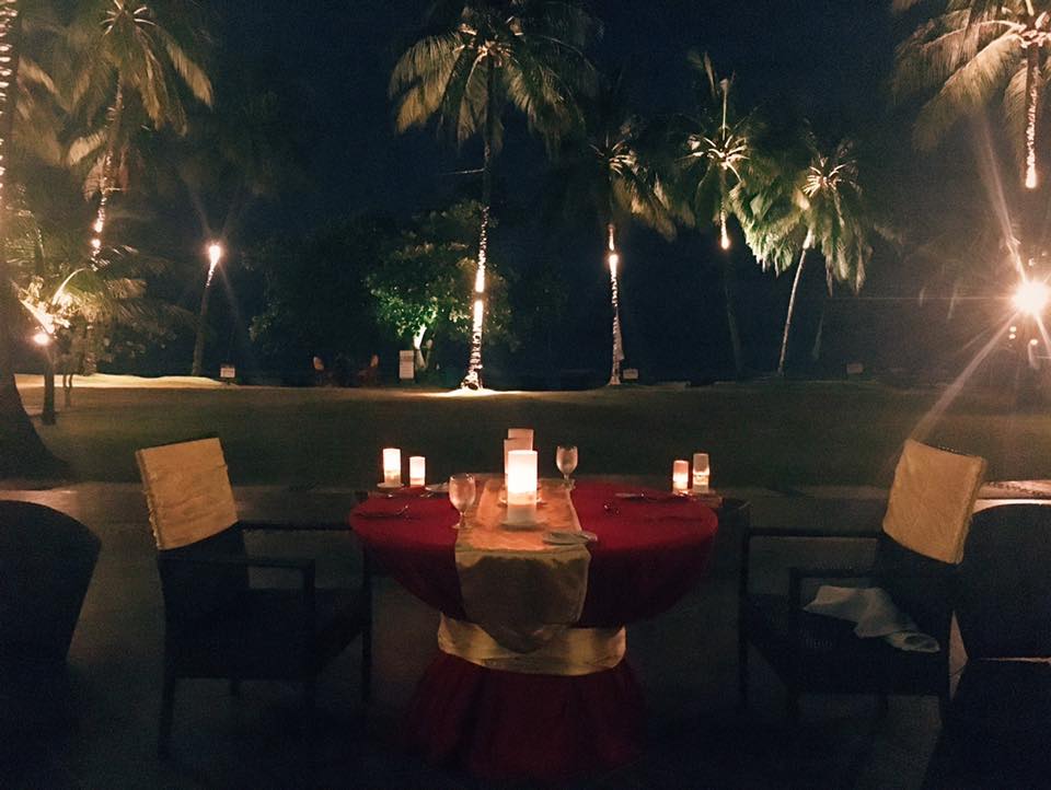 candle lit dinner on the beach