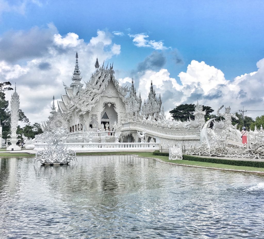 white temple chiang rai