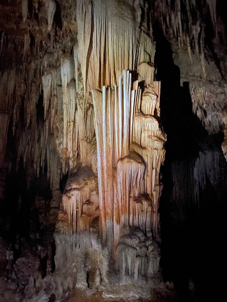 Hoq Cave, Socotra