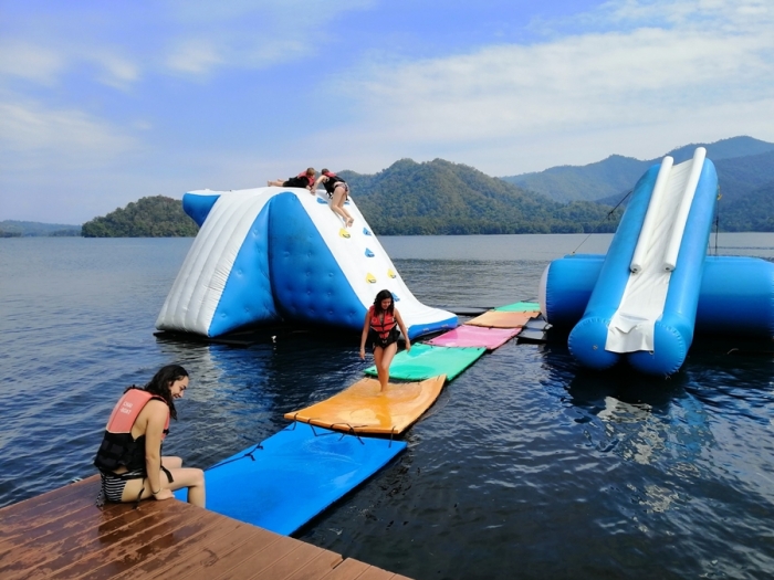 floating house mae ngat