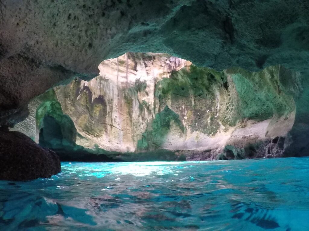 thunderball grotto bahamas james bond